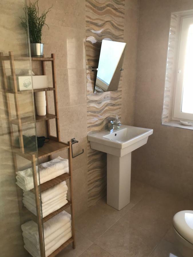 Atlantic Retreat Lodge Kinvara ภายนอก รูปภาพ